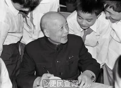 中国杰出的数学家苏步青出生